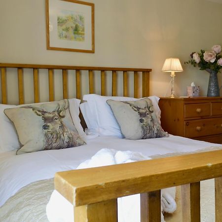 Periwinkle Cottage Great Longstone Bagian luar foto